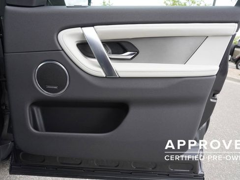 Used 2025 Land Rover Discovery Sport Dynamic SE image 21