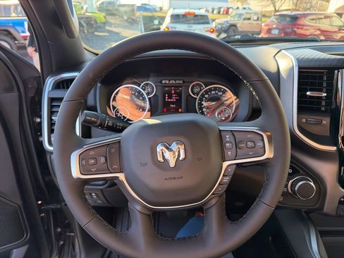 New 2026 RAM 1500 4x4 Crew Cab image 39