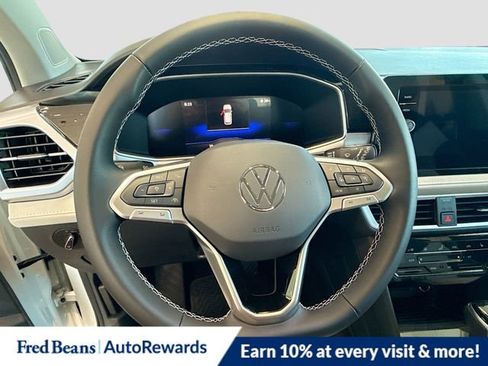 New 2026 Volkswagen Taos SE image 7