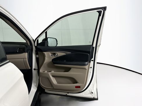 Used 2016 Honda Pilot EX image 31