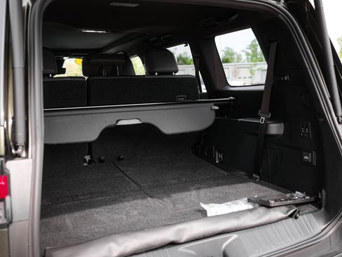 Used 2025 Lexus GX 550 w/ Cold Area Package AWD/4WD image 33