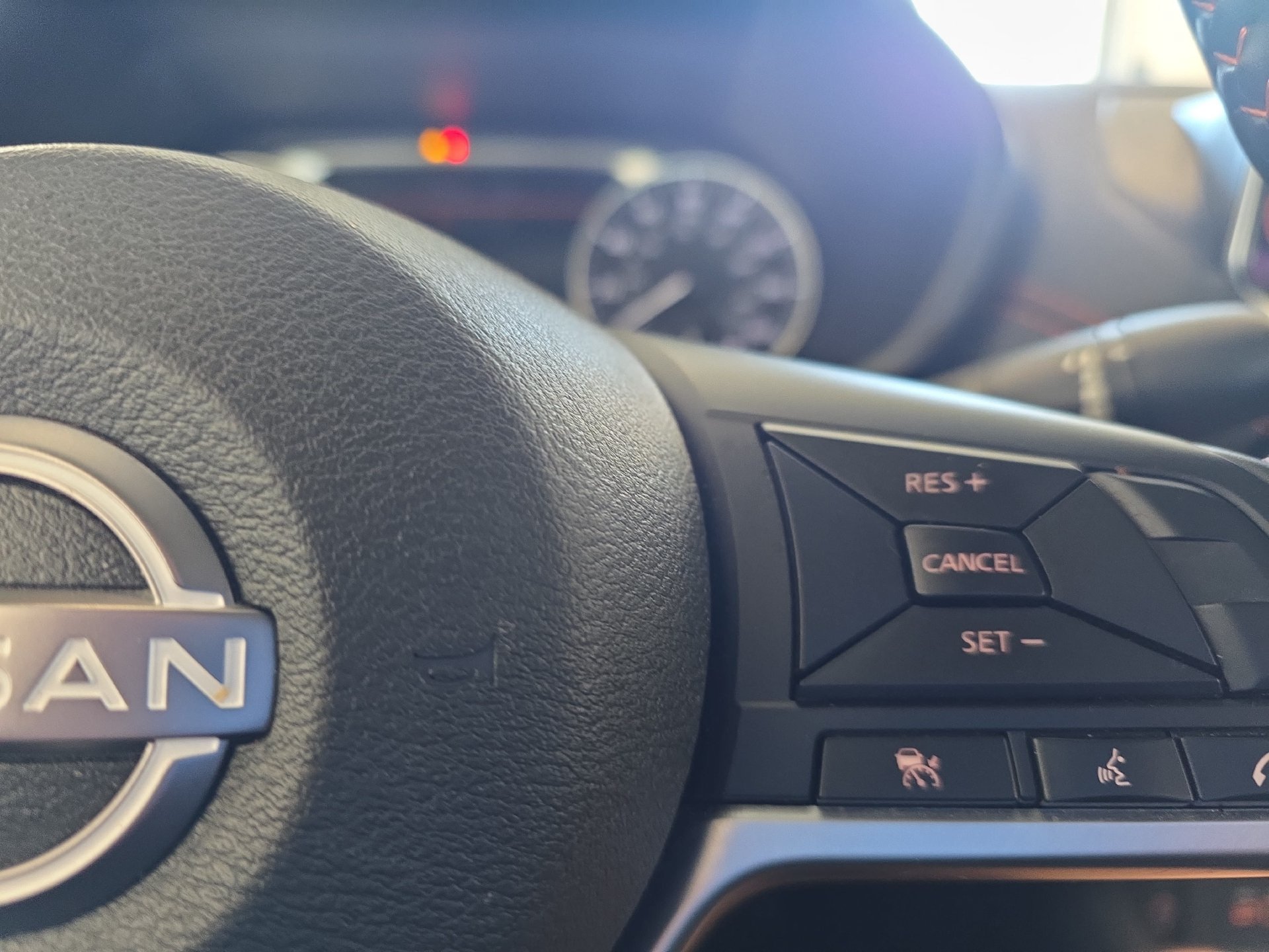 Used 2025 Nissan Sentra SR FWD image 17