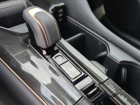 Used 2024 Toyota Crown XLE image 12