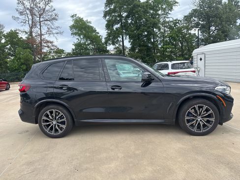 Used 2022 BMW X5 xDrive40i w/ M Sport Package image 3