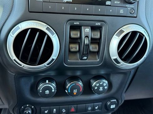 Used 2017 Jeep Wrangler Unlimited Sahara w/ Quick Order Package 24E Chief AWD/4WD image 20