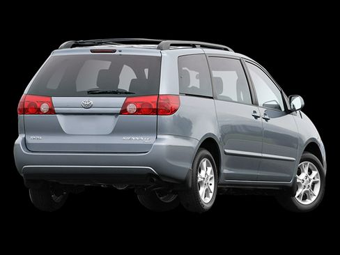 Used 2008 Toyota Sienna CE image 2