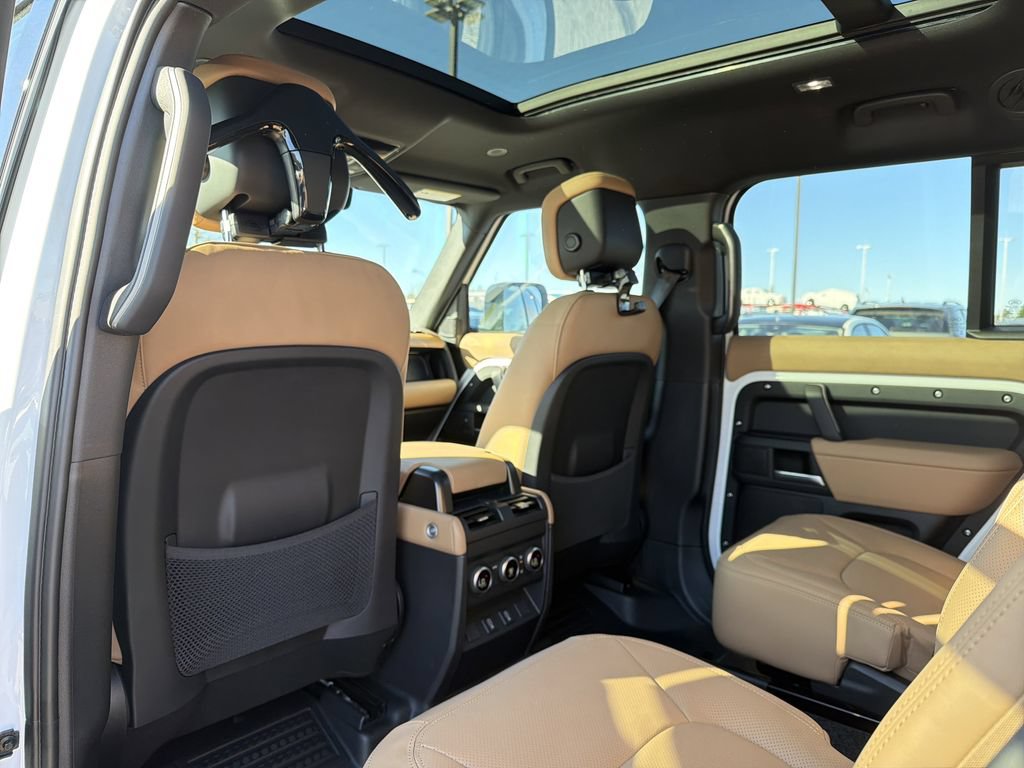 New 2026 Land Rover Defender 130 X-Dynamic SE AWD/4WD image 12