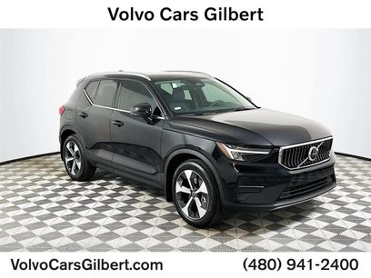 New 2025 Volvo XC40 B5 Core w/ Climate Package
