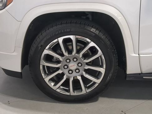 Used 2023 GMC Acadia Denali w/ Denali Technology Package AWD/4WD image 17
