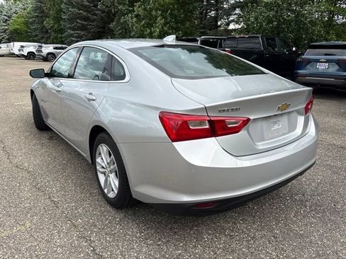 Used 2018 Chevrolet Malibu LT FWD image 4