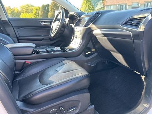 Used 2019 Ford Edge Titanium w/ Equipment Group 301A AWD/4WD image 19