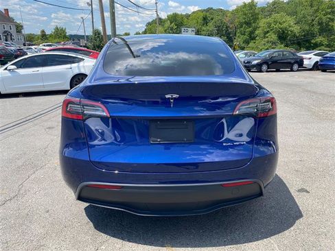 Used 2023 Tesla Model Y Long Range AWD/4WD image 4