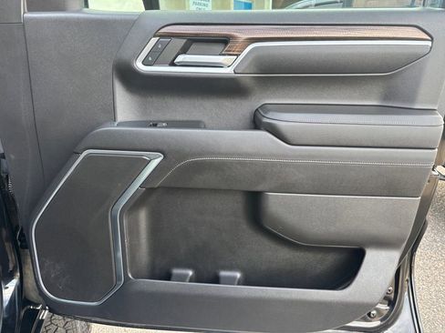 Used 2022 Chevrolet Silverado 1500 RST image 16