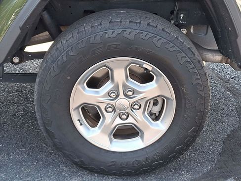 Certified 2021 Jeep Gladiator Sport image 10