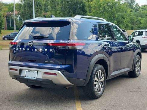 Used 2025 Nissan Pathfinder SL AWD/4WD image 4
