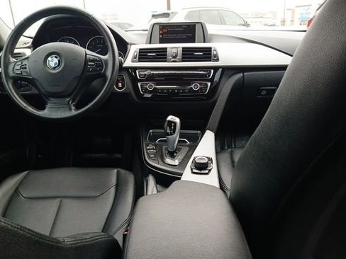 Used 2016 BMW 320i Sedan image 12