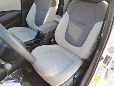 Used 2022 Toyota Corolla LE image 14