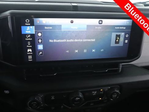 Used 2024 Jeep Gladiator Sport AWD/4WD image 3