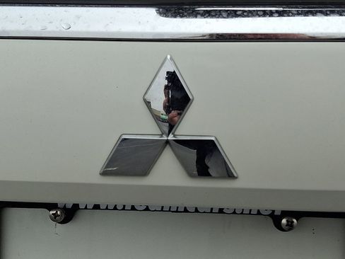 Used 2019 Mitsubishi Outlander ES image 32