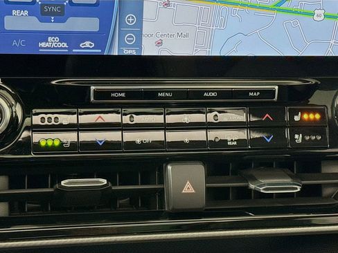 Certified 2022 Toyota Highlander Platinum image 19