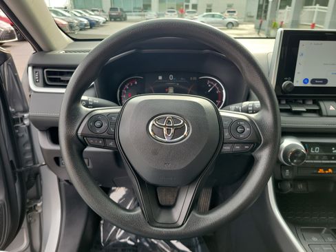 Used 2025 Toyota RAV4 XLE AWD/4WD image 21