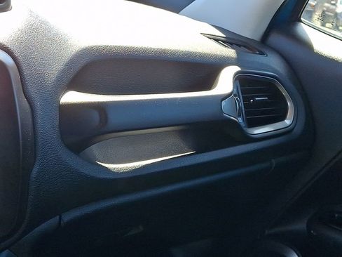 Used 2022 Jeep Renegade Latitude image 26