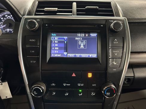 Used 2017 Toyota Camry LE FWD image 28