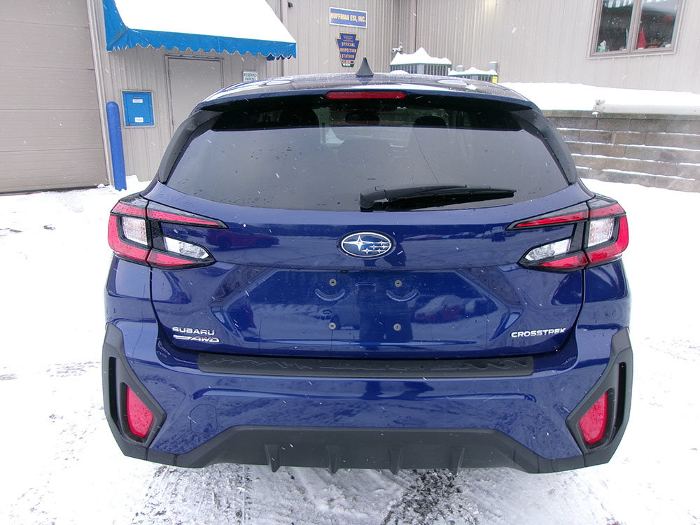Used 2024 Subaru Crosstrek 2.0i AWD/4WD image 7