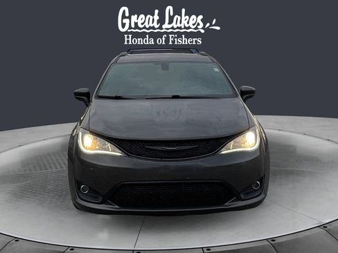 Used 2019 Chrysler Pacifica Touring-L Plus w/ S Appearance Package FWD image 8