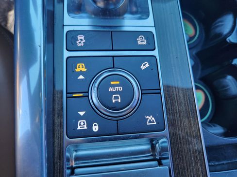 Used 2018 Land Rover Range Rover Sport Supercharged image 30