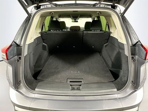 Used 2024 Nissan Rogue SV AWD/4WD image 24