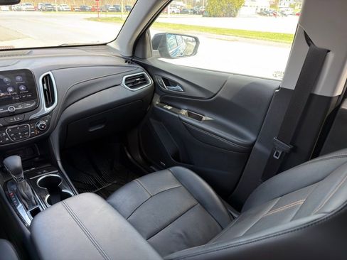 Used 2022 Chevrolet Equinox Premier AWD/4WD image 32