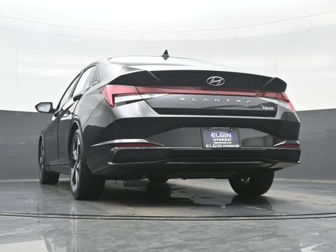 Used 2023 Hyundai Elantra Limited image 29