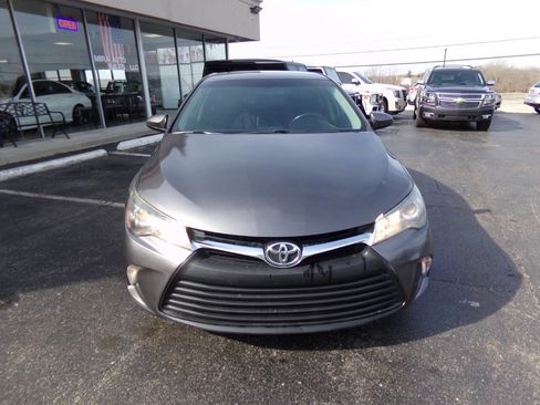 Used 2016 Toyota Camry SE image 6