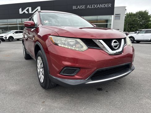 Used 2015 Nissan Rogue S AWD/4WD image 1
