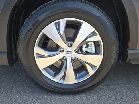 Used 2024 Subaru Ascent Premium w/ Convenience Package image 19