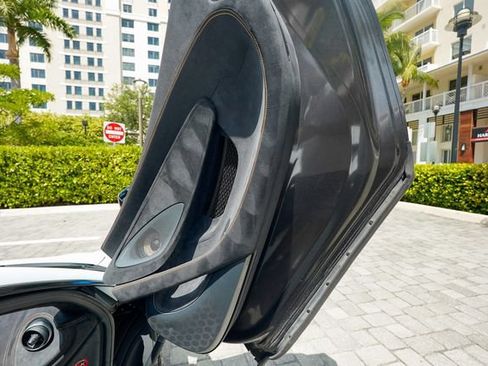 Used 2019 McLaren 600LT RWD image 83