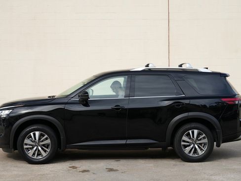 Used 2022 Nissan Pathfinder SL FWD image 47