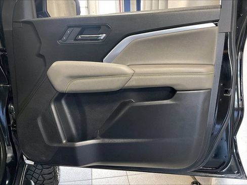 Used 2024 Chevrolet Colorado ZR2 w/ ZR2 Convenience Package III AWD/4WD image 12