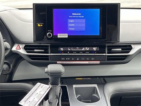 New 2026 Toyota Sienna LE image 16