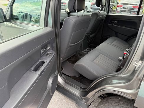 Used 2012 Jeep Liberty Sport AWD/4WD image 11