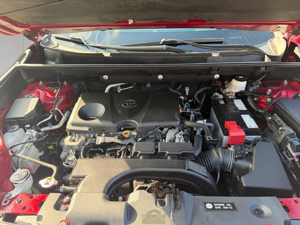 Used 2021 Toyota RAV4 XLE Premium AWD/4WD image 21