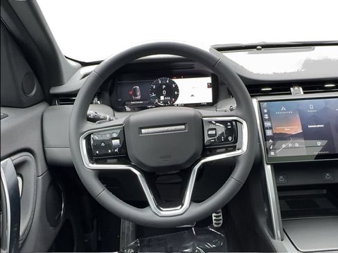 Used 2025 Land Rover Discovery Sport Dynamic SE AWD/4WD image 35