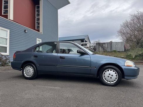 Used 1997 Honda Civic DX image 2