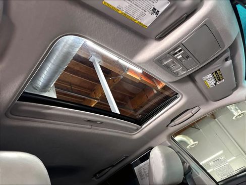 Used 2013 Toyota Highlander Limited AWD/4WD image 23