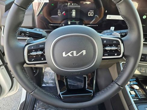 New 2026 Kia Carnival EX image 21