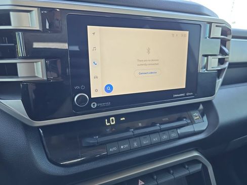 Used 2022 Toyota Tundra SR5 w/ SR5 Convenience Package AWD/4WD image 21