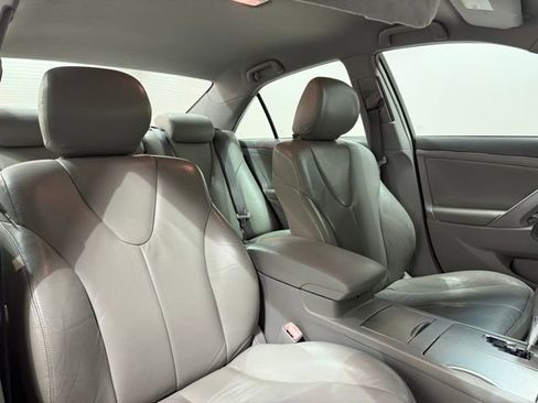 Used 2010 Toyota Camry LE image 22