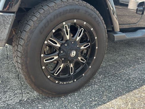 Used 2015 Jeep Wrangler Unlimited Sahara w/ Dual Top Group AWD/4WD image 2