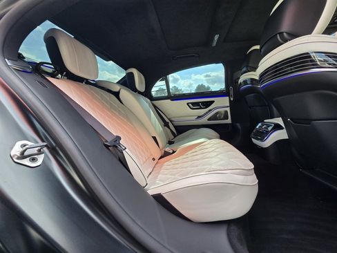 Used 2022 Mercedes-Benz S 580 S 580 w/ AMG Line Package image 21
